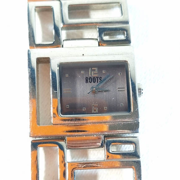Roots Accessories - Roots Nightlife Silver Tone Chunky Bracelet Ladies Watch, New Battery